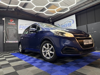 Peugeot - 208