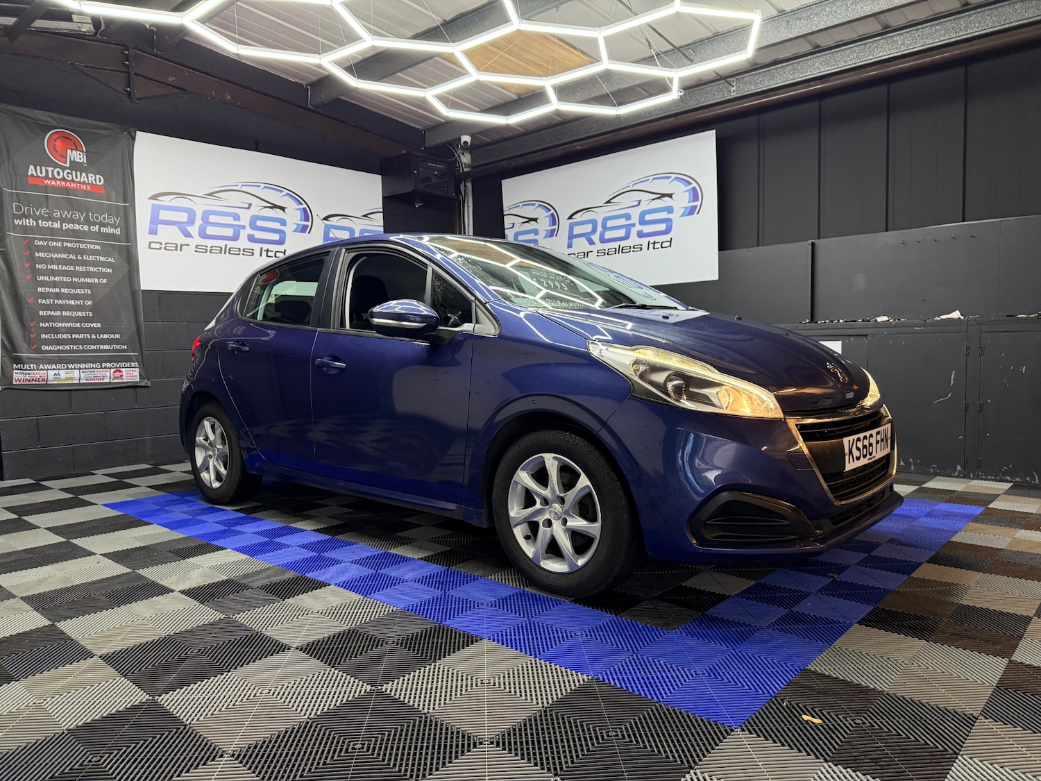 Used Peugeot 208 2016 for sale - 76126256: Photo 4