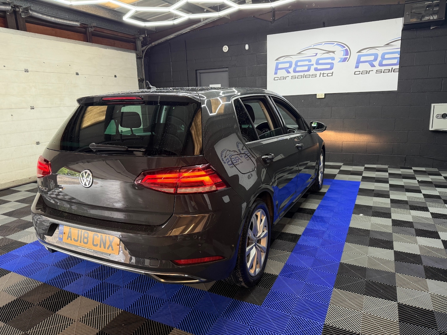 Used Volkswagen Golf 2018 for sale - 76935007: Photo 8