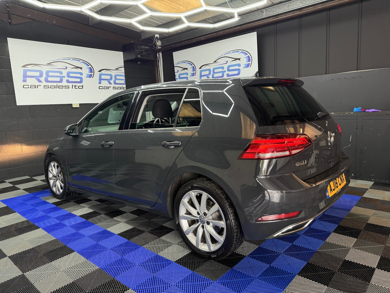 Used Volkswagen Golf 2018 for sale - 76935007: Photo 9