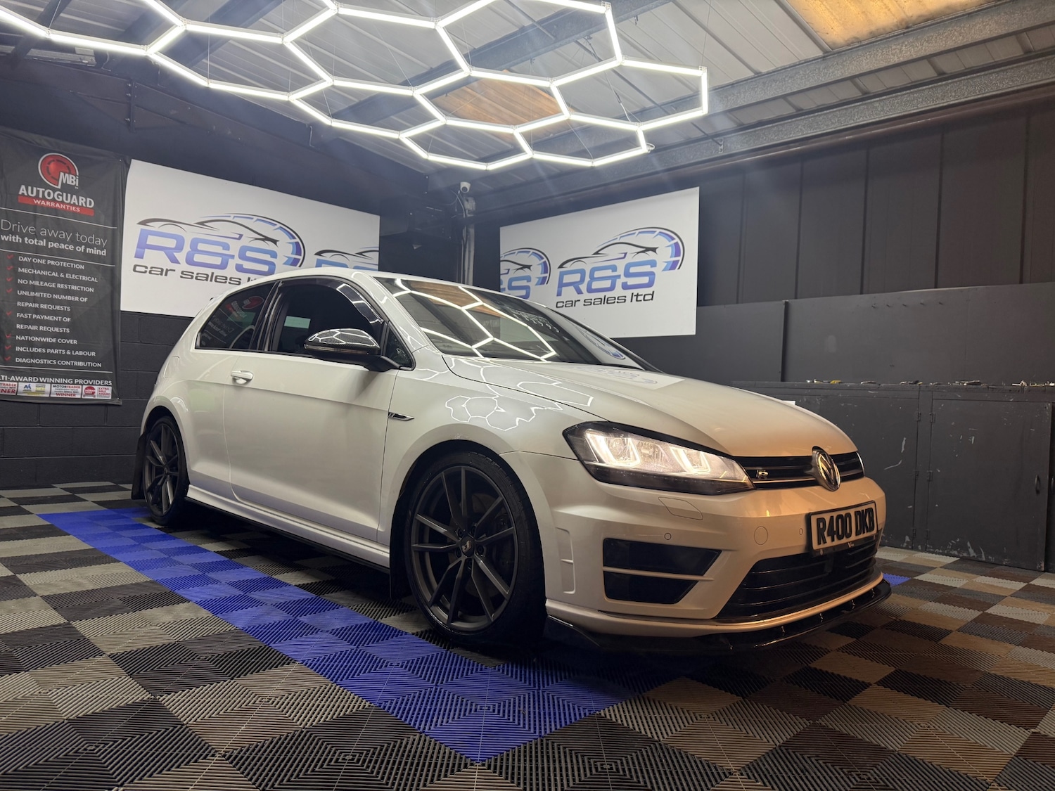 Used Volkswagen Golf 2014 for sale - 77357596: Photo 2