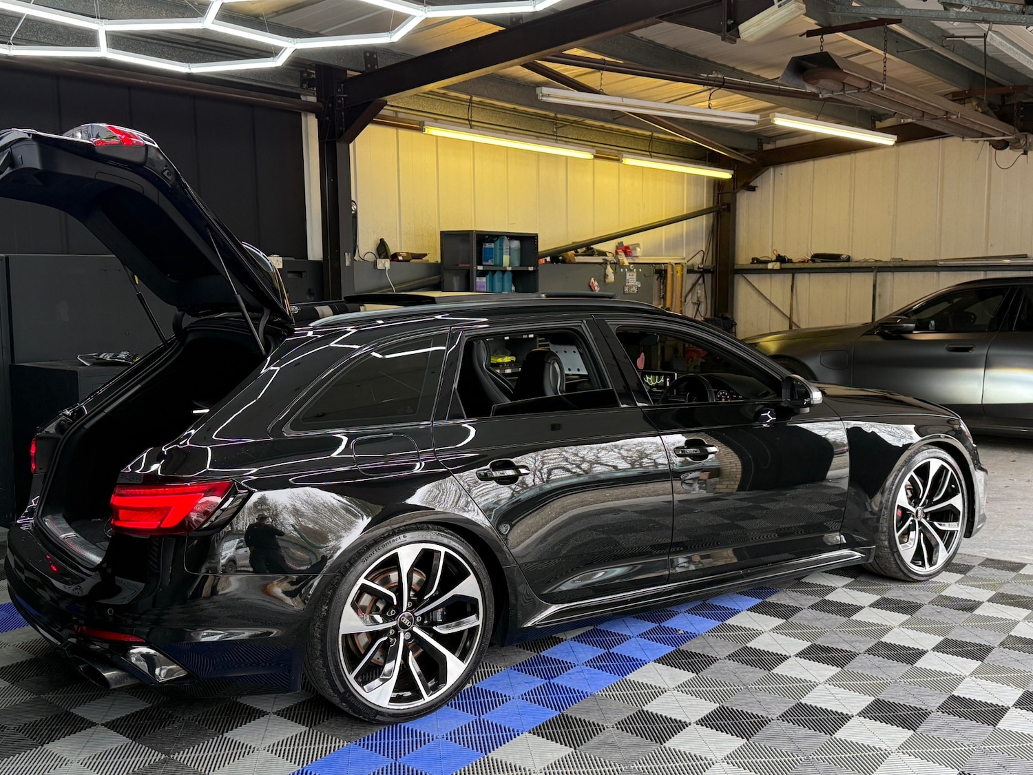 Used Audi RS4 2018 for sale - 77998450: Photo 11