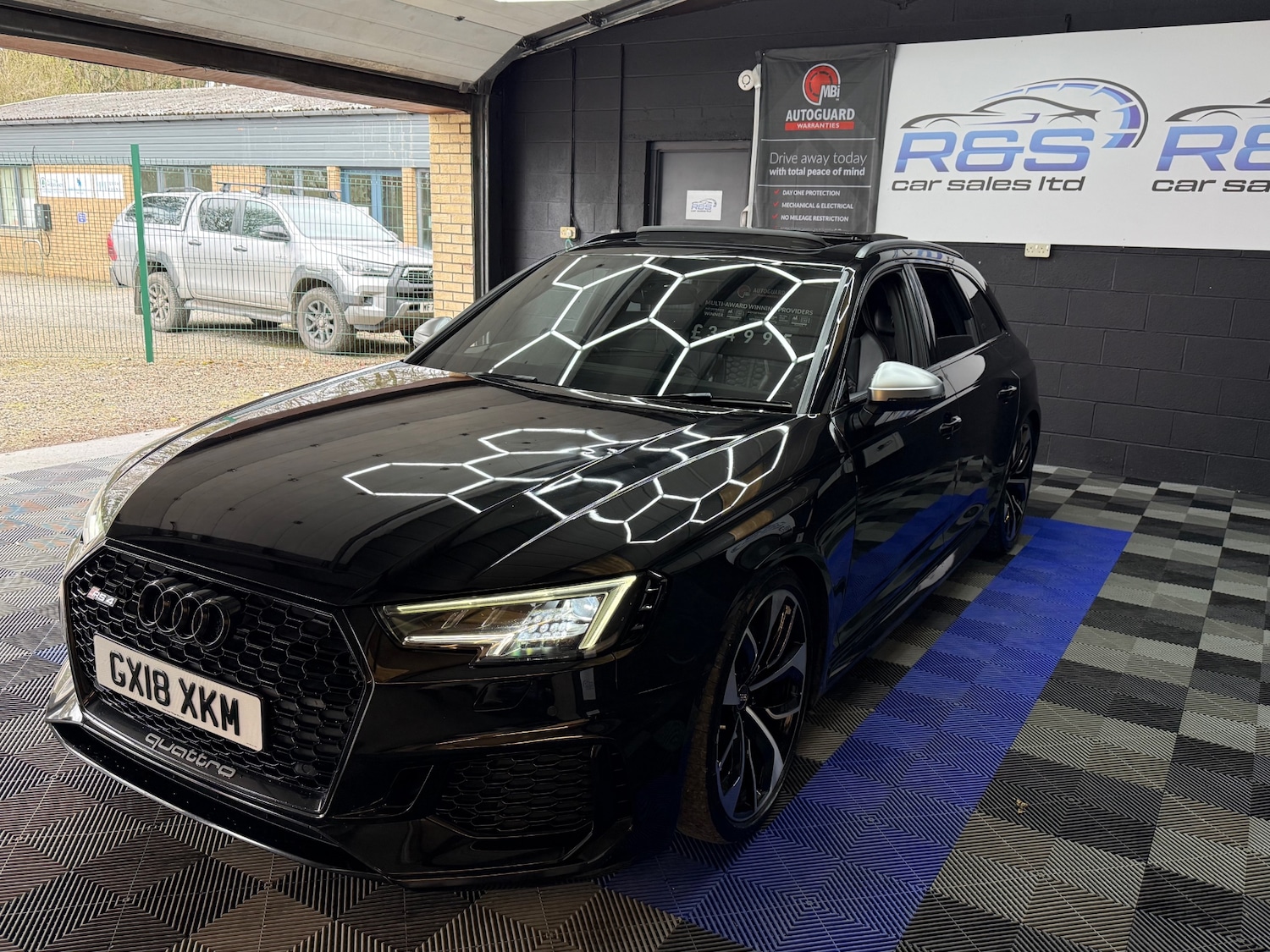 Used Audi RS4 2018 for sale - 77998450: Photo 5