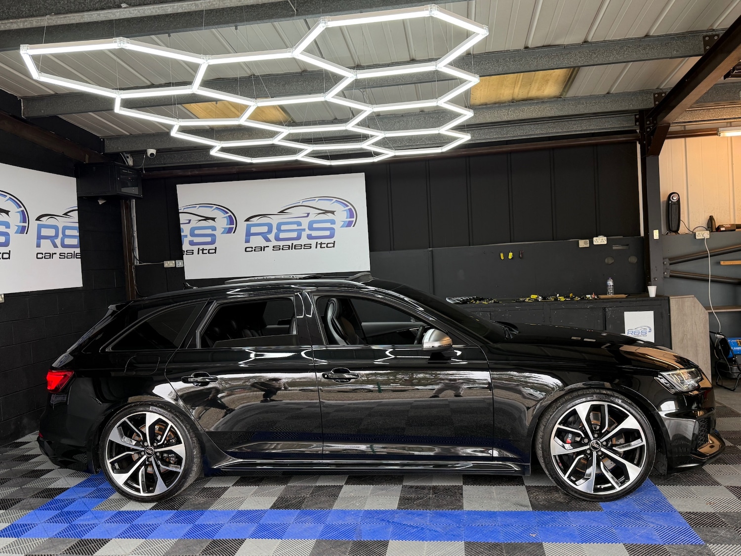 Used Audi RS4 2018 for sale - 77998450: Photo 8