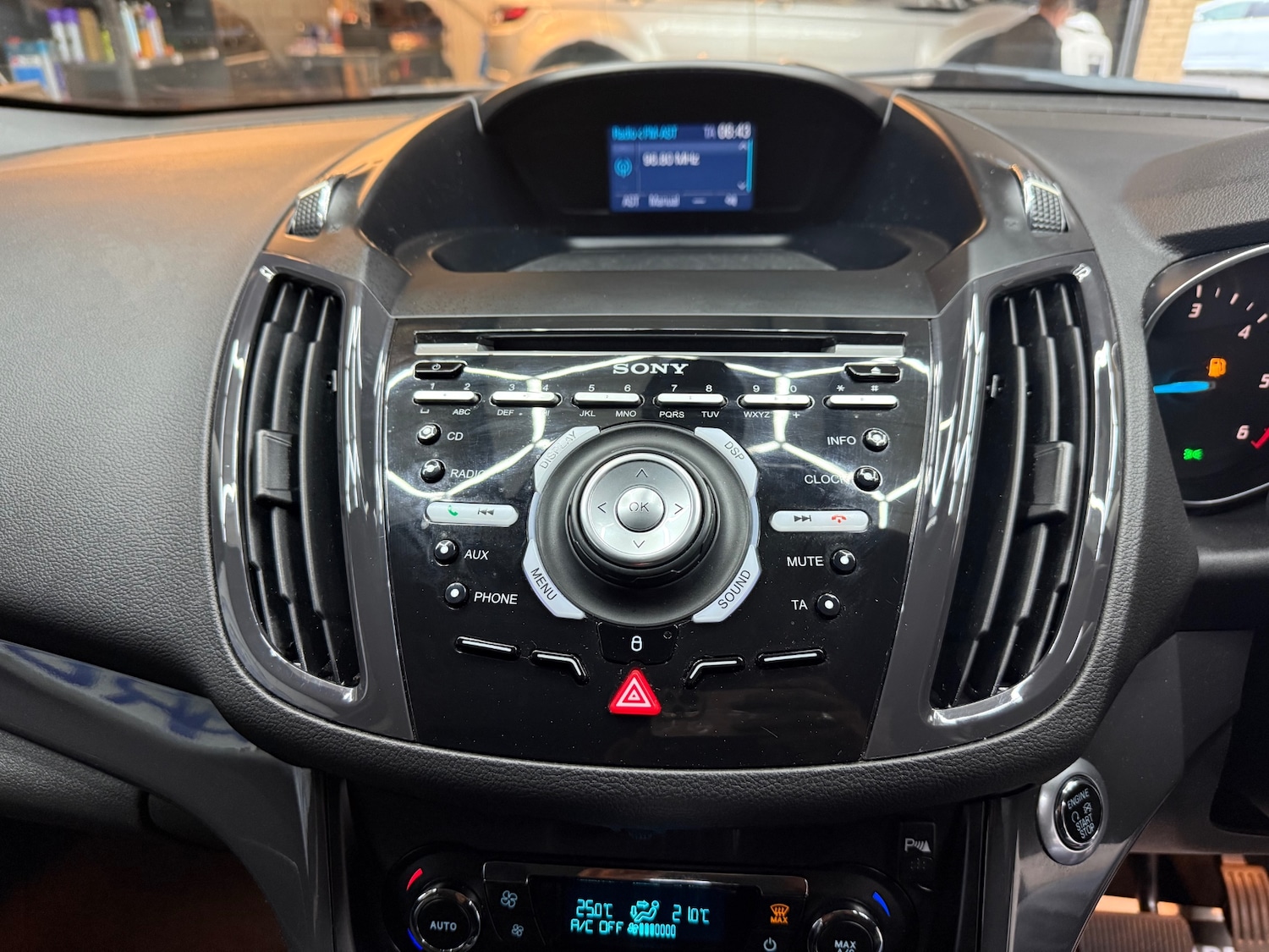 Used Ford Kuga 2015 for sale - 76970077: Photo 13