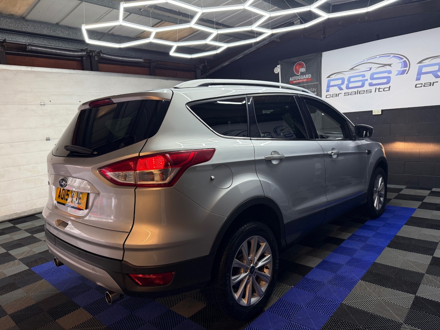 Used Ford Kuga 2015 for sale - 76970077: Photo 5
