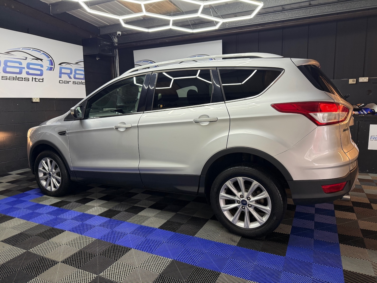 Used Ford Kuga 2015 for sale - 76970077: Photo 6