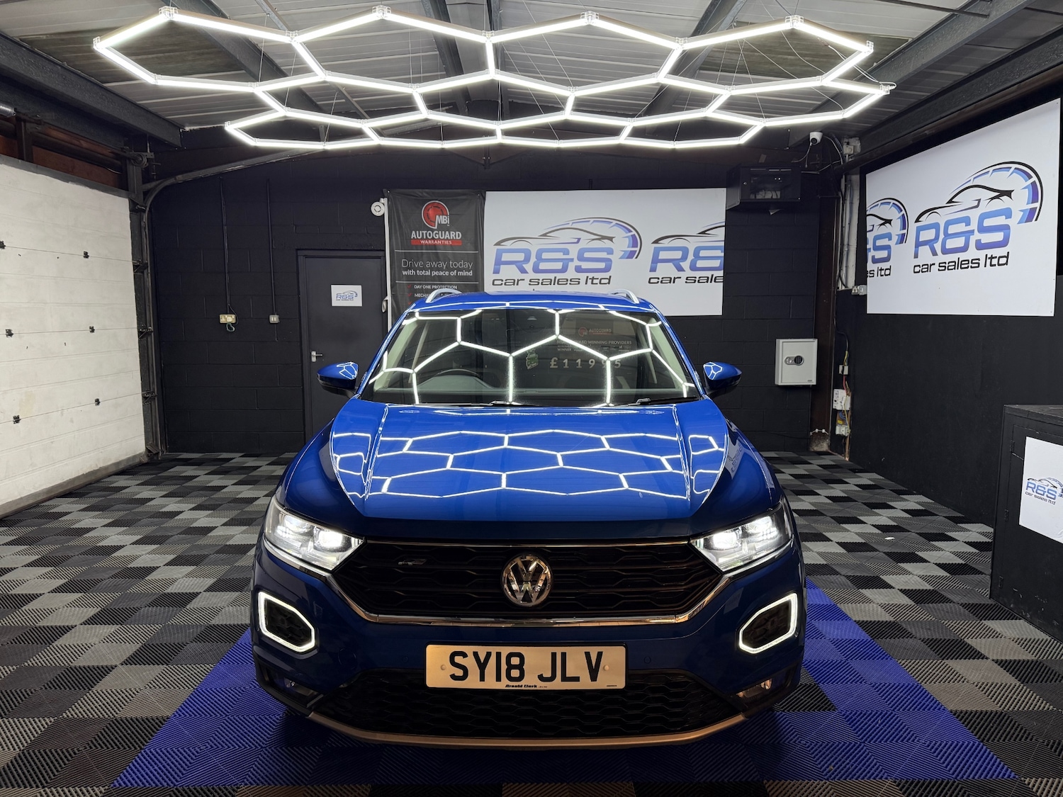 Used Volkswagen T-Roc 2018 for sale - 76511182: Photo 3