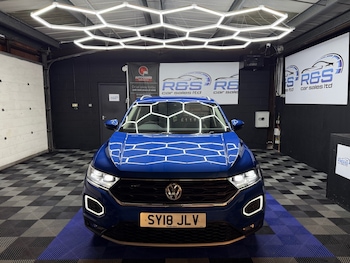 Used Volkswagen T-Roc 2018 for sale - 76511182: Photo