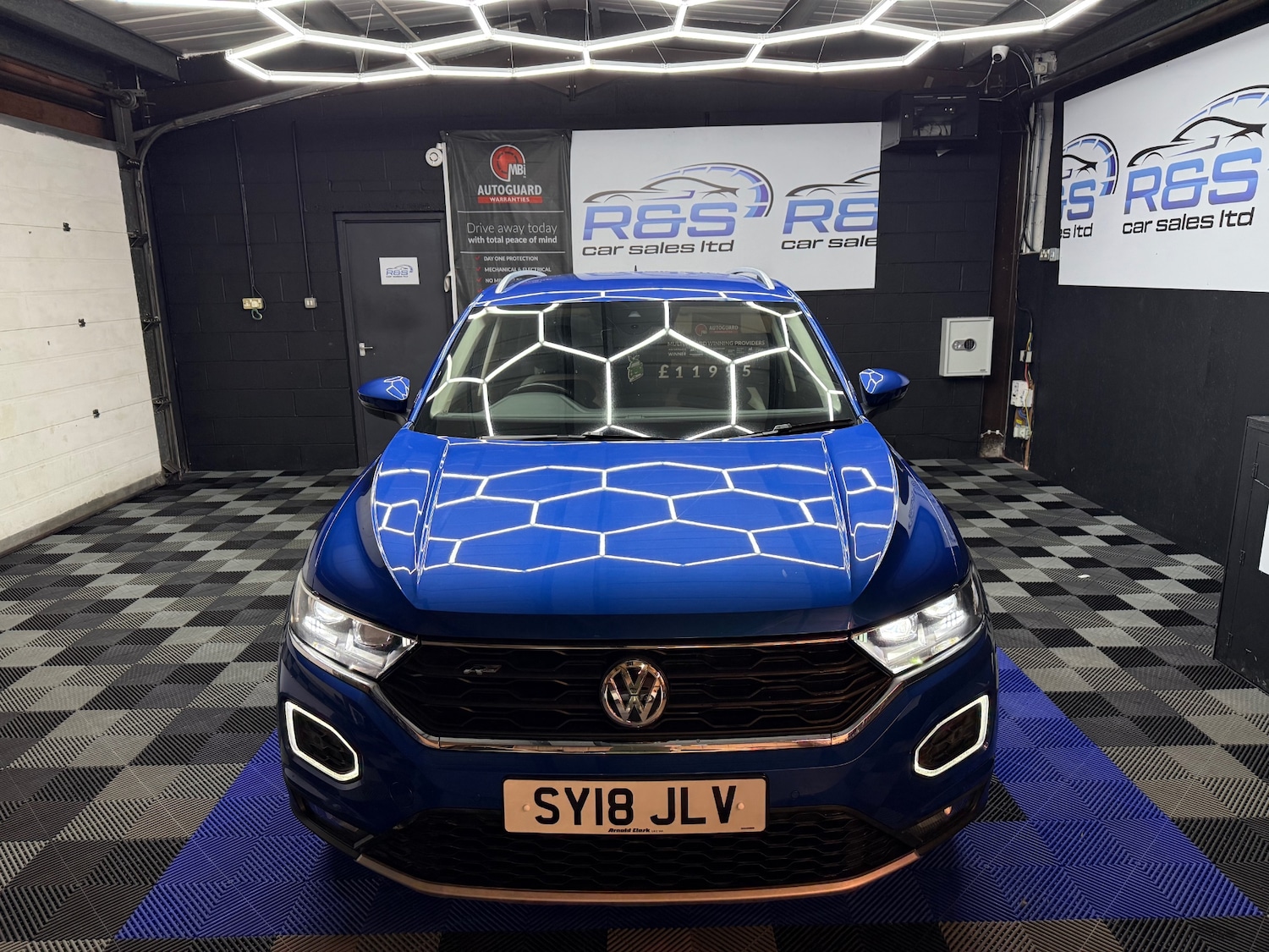 Used Volkswagen T-Roc 2018 for sale - 76511182: Photo 4