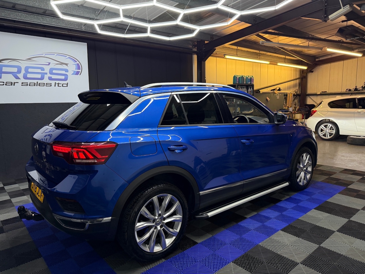 Used Volkswagen T-Roc 2018 for sale - 76511182: Photo 6