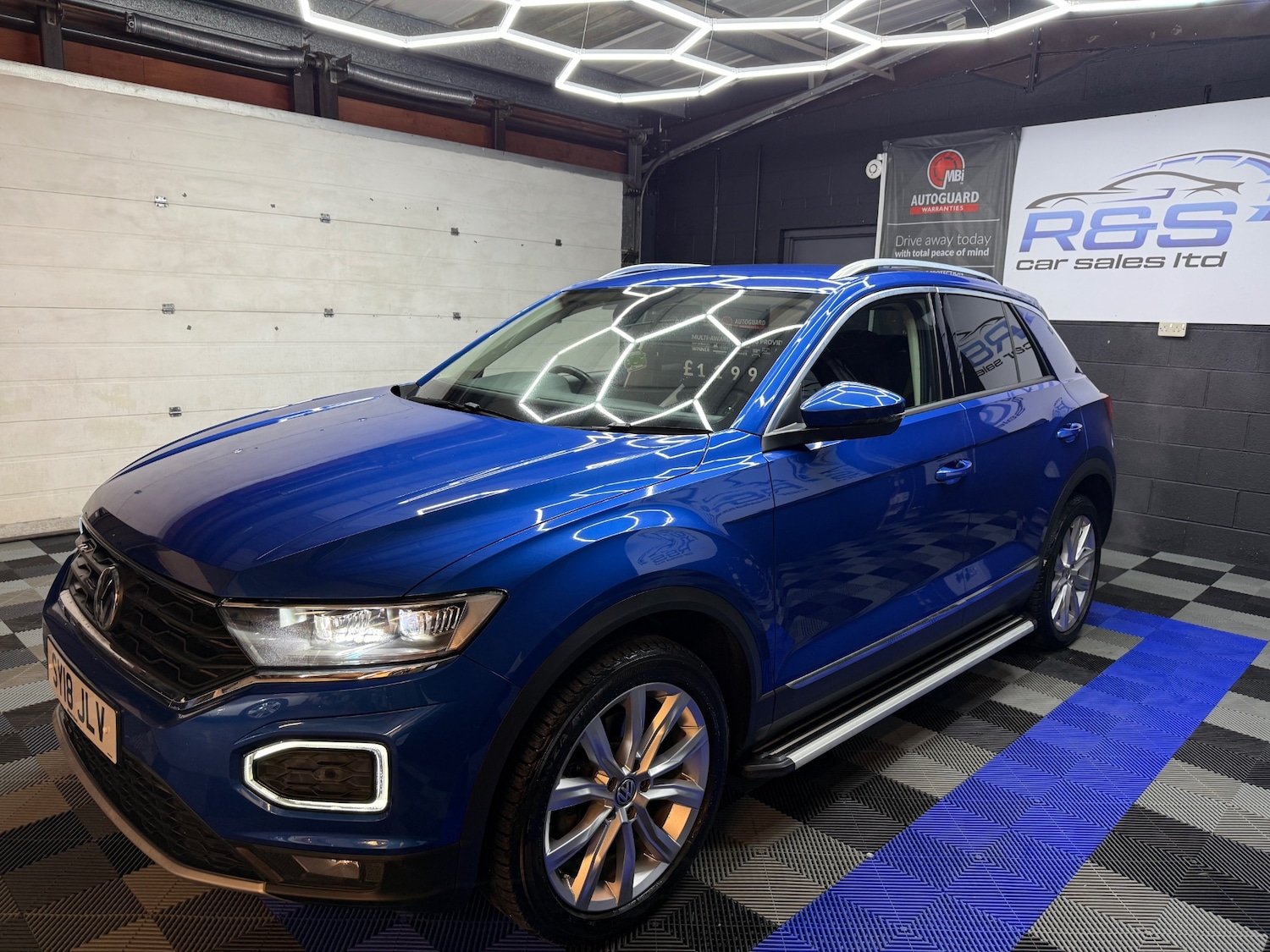 Used Volkswagen T-Roc 2018 for sale - 76511182: Photo 8