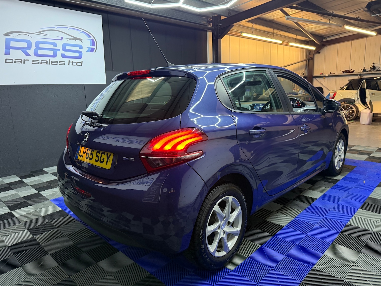 Used Peugeot 208 2016 for sale - 76656466: Photo 11