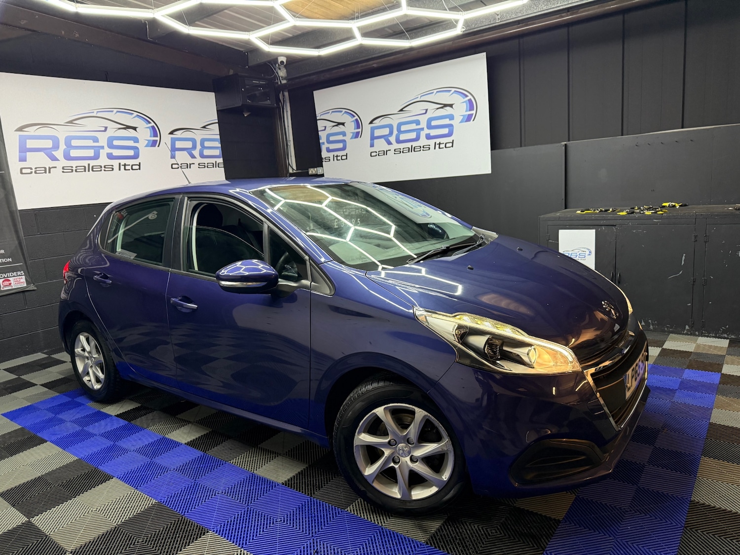 Used Peugeot 208 2016 for sale - 76656466: Photo 2