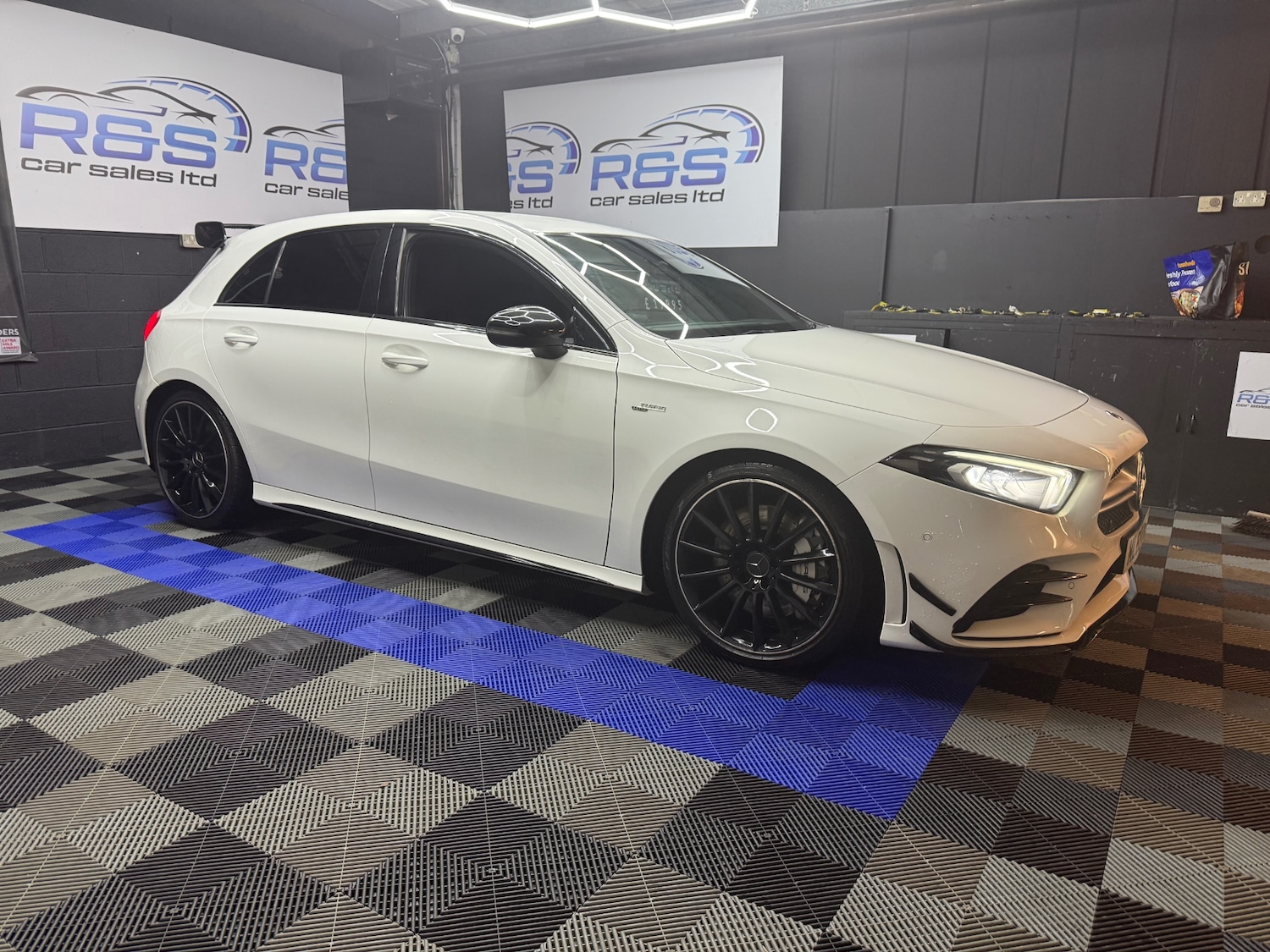 Used Mercedes-Benz A-Class 2019 for sale - 76984259: Photo 2