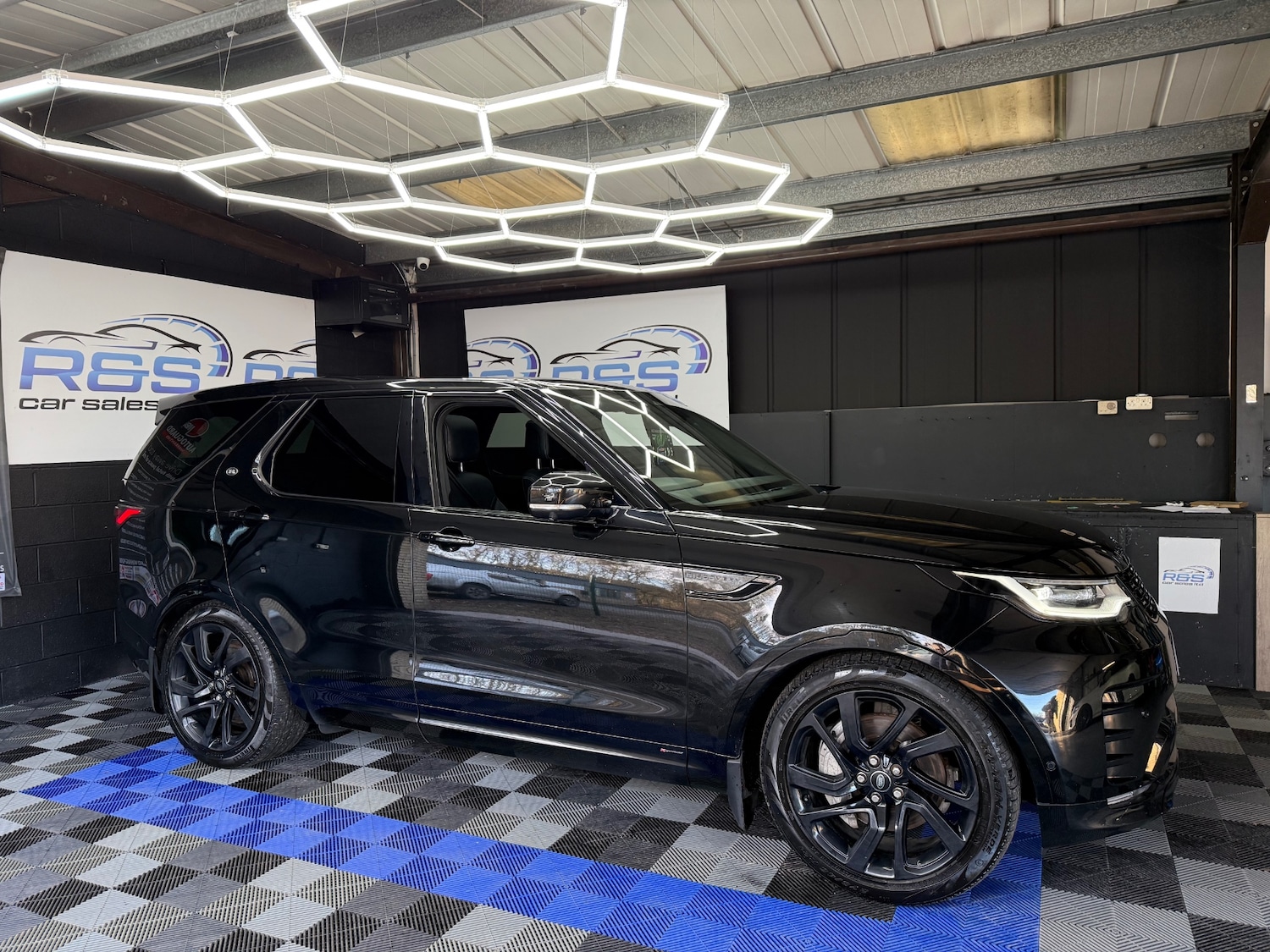 Used Land Rover Discovery 2021 for sale - 77558833: Photo 2