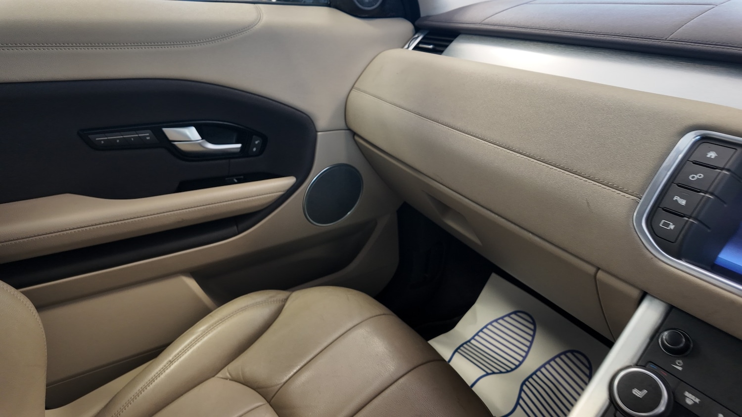 Used Land Rover Range Rover Evoque 2015 for sale - 69028558: Photo 19