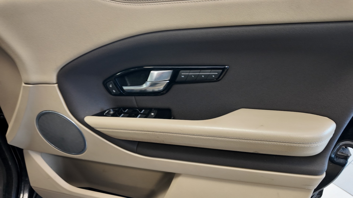 Used Land Rover Range Rover Evoque 2015 for sale - 69028558: Photo 25