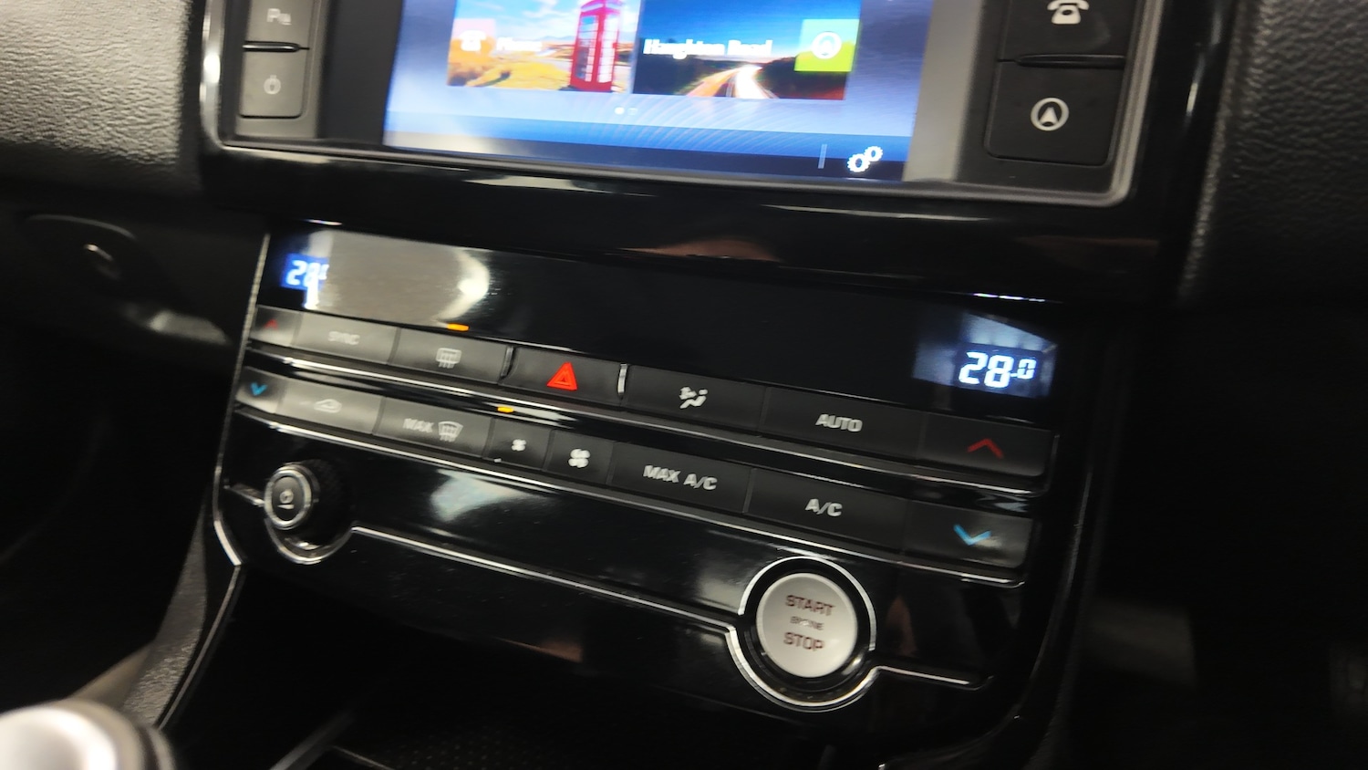 Used Jaguar XE 2017 for sale - 77352191: Photo 17