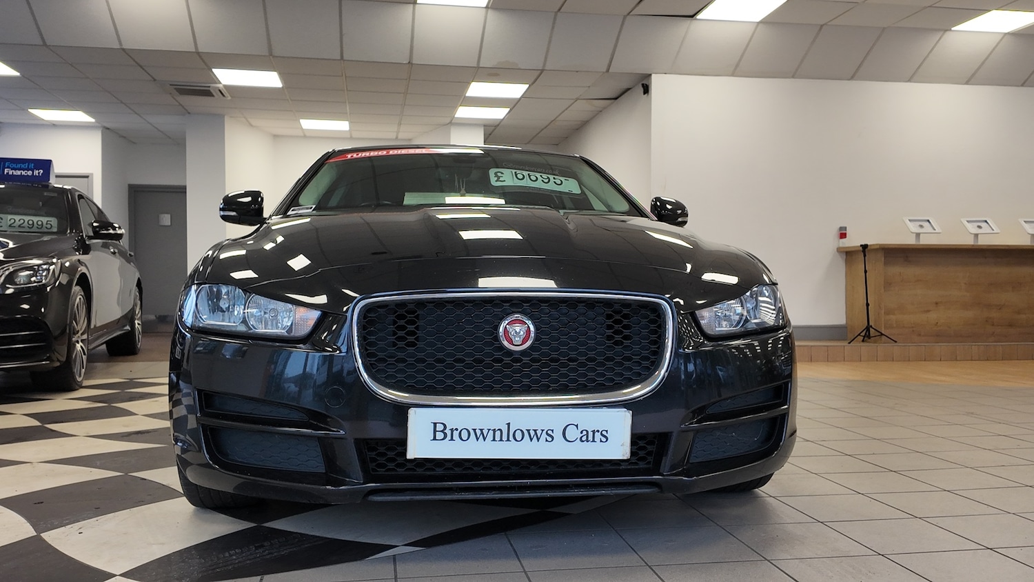 Used Jaguar XE 2017 for sale - 77352191: Photo 2