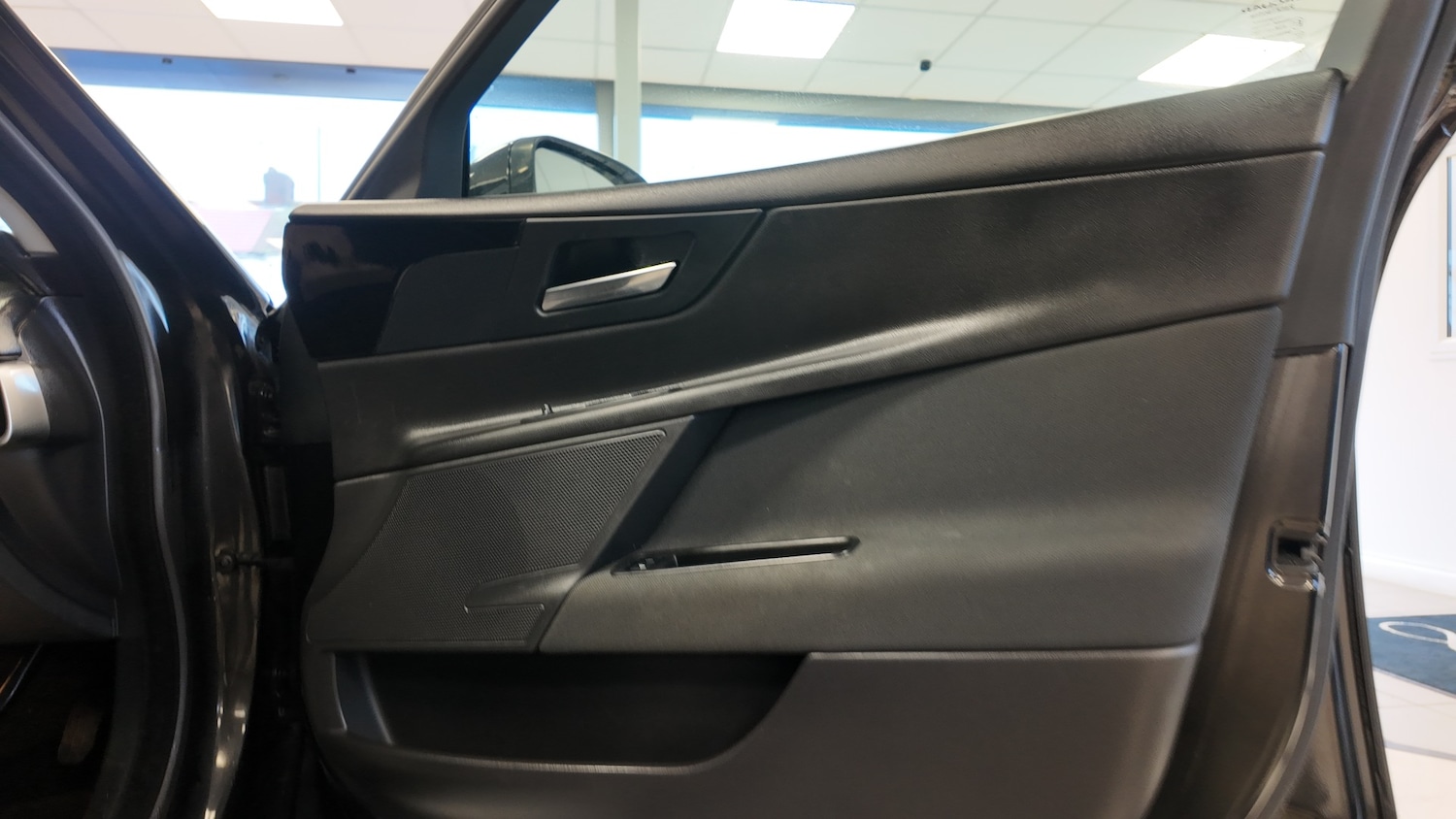 Used Jaguar XE 2017 for sale - 77352191: Photo 21