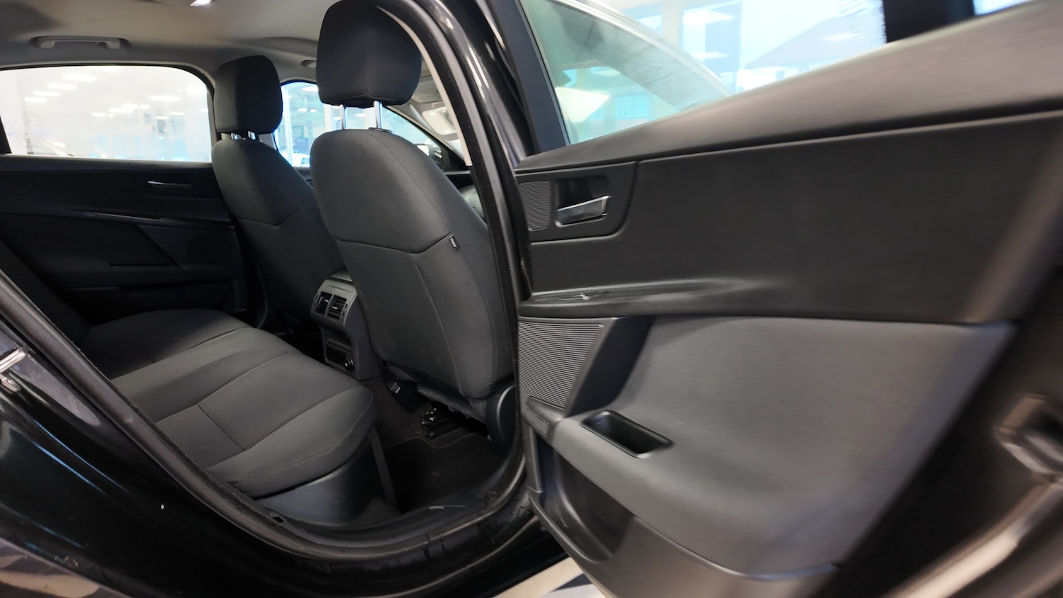 Used Jaguar XE 2017 for sale - 77352191: Photo 29