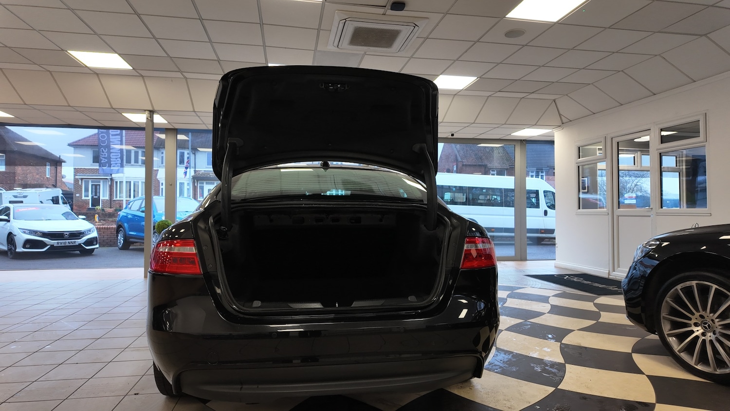 Used Jaguar XE 2017 for sale - 77352191: Photo 34