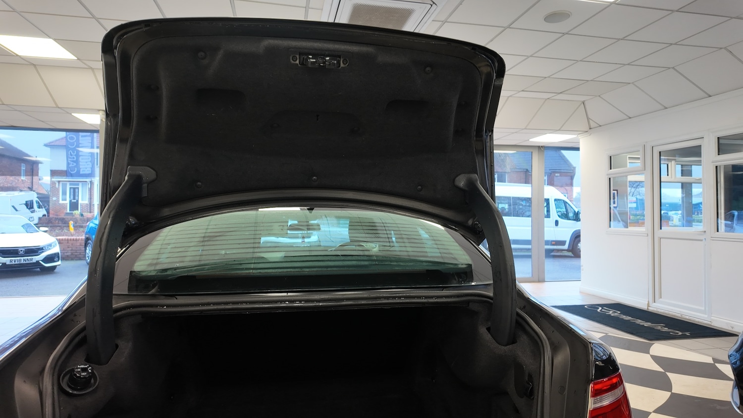 Used Jaguar XE 2017 for sale - 77352191: Photo 36