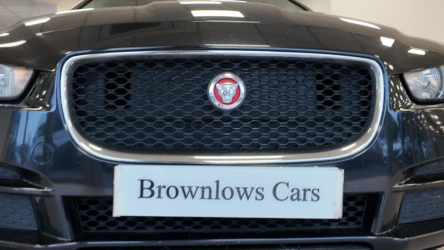 Used Jaguar XE 2017 for sale - 77352191: Photo 9