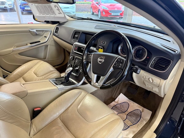 Used Volvo V60 2013 for sale - 76230510: Photo 10