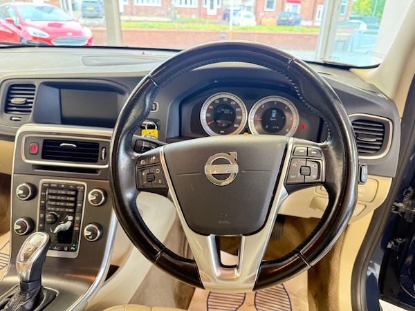Used Volvo V60 2013 for sale - 76230510: Photo 12