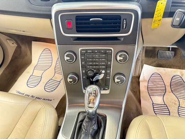 Used Volvo V60 2013 for sale - 76230510: Photo 16