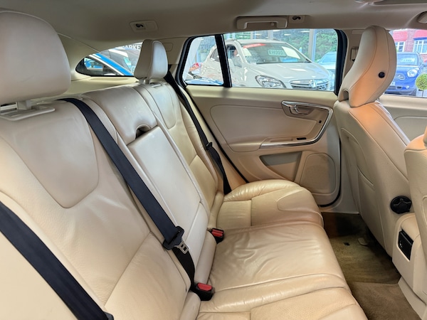 Used Volvo V60 2013 for sale - 76230510: Photo 21