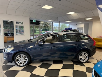 Used Volvo V60 2013 for sale - 76230510: Photo 4