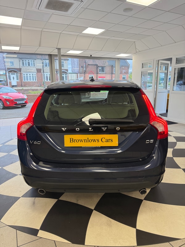 Used Volvo V60 2013 for sale - 76230510: Photo 5