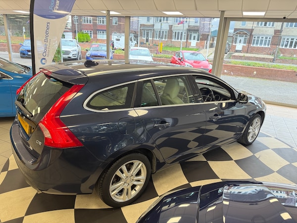 Used Volvo V60 2013 for sale - 76230510: Photo 8