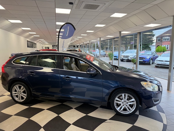 Used Volvo V60 2013 for sale - 76230510: Photo 9