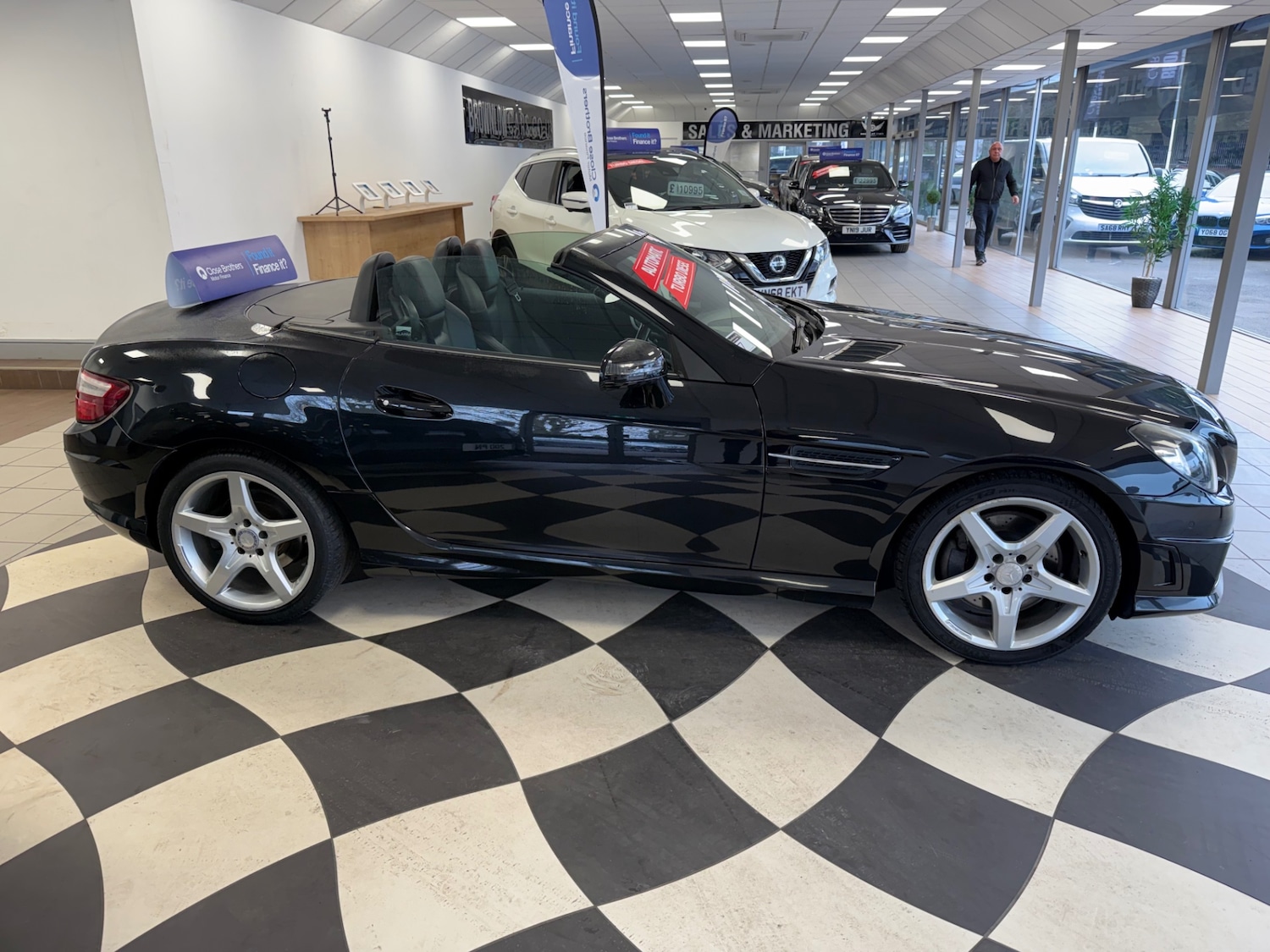 Used Mercedes-Benz SLK 2013 for sale - 77742471: Photo 4