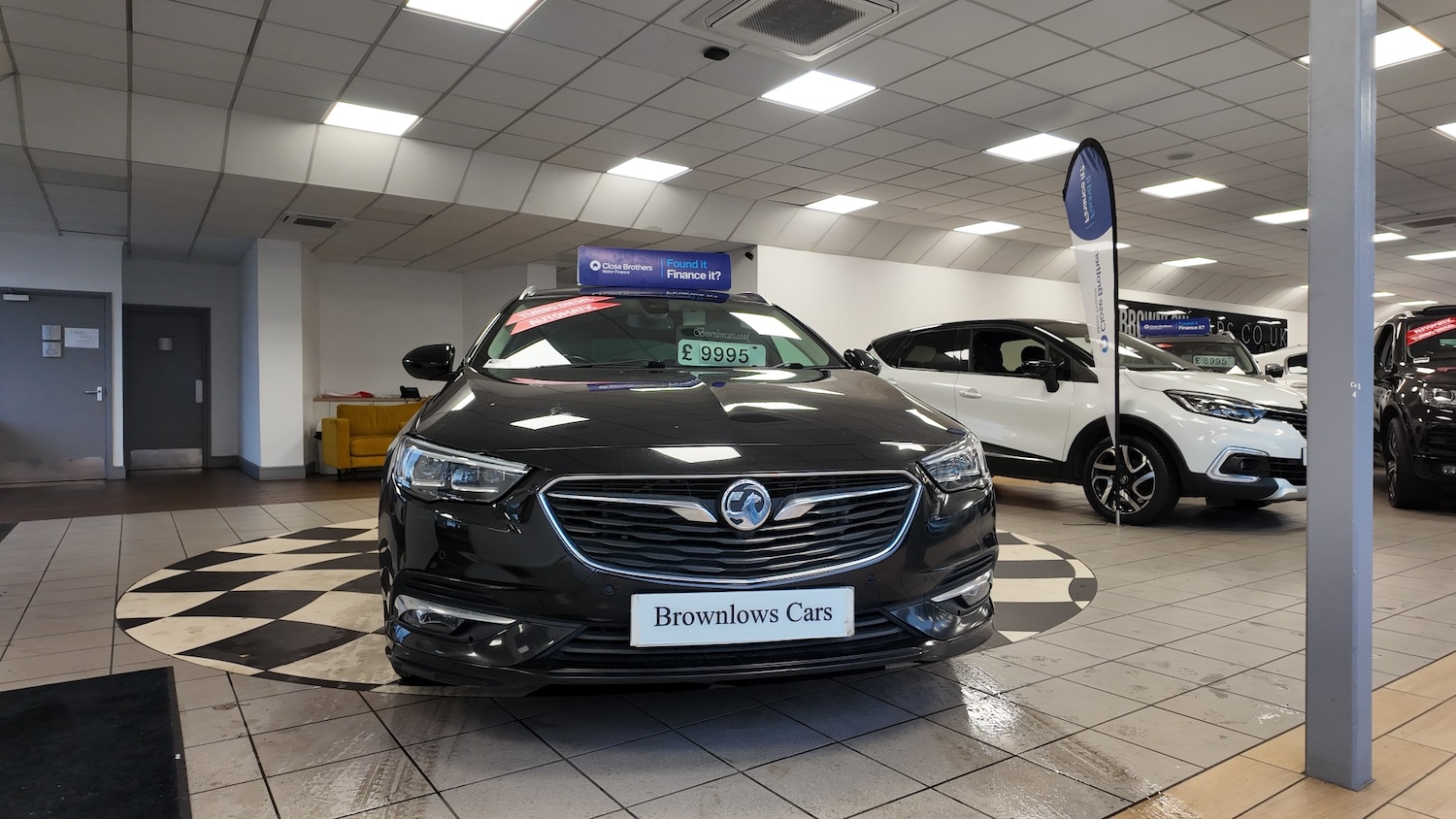 Used Vauxhall Insignia 2018 for sale - 76719136: Photo 2