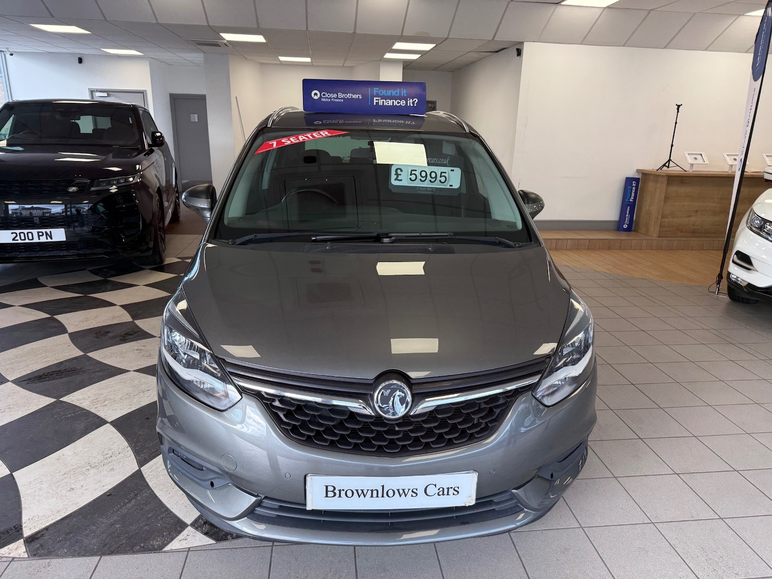 Used Vauxhall Zafira 2017 for sale - 77701514: Photo 2