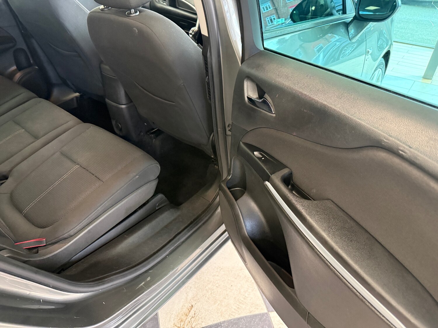 Used Vauxhall Zafira 2017 for sale - 77701514: Photo 30