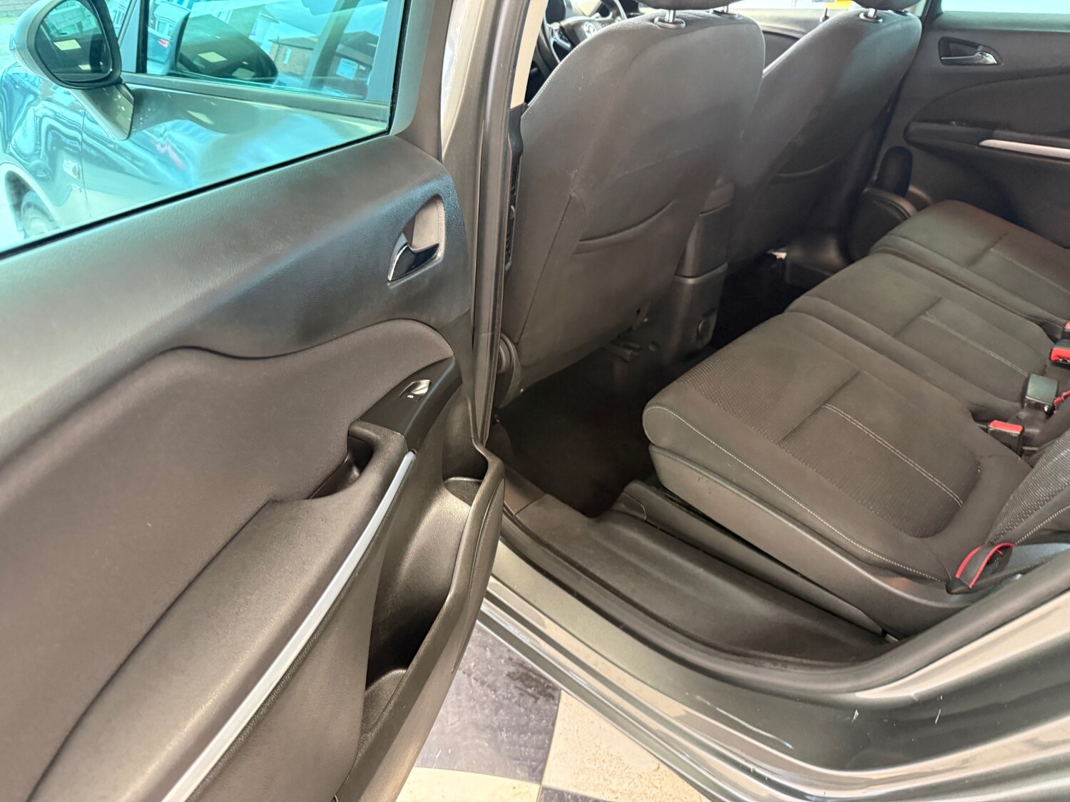 Used Vauxhall Zafira 2017 for sale - 77701514: Photo 35