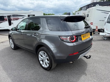 Used Land Rover Discovery Sport 2018 for sale - 79342602: Photo