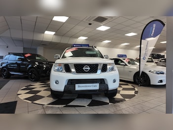 Used Nissan Navara 2015 for sale - 76464781: Photo