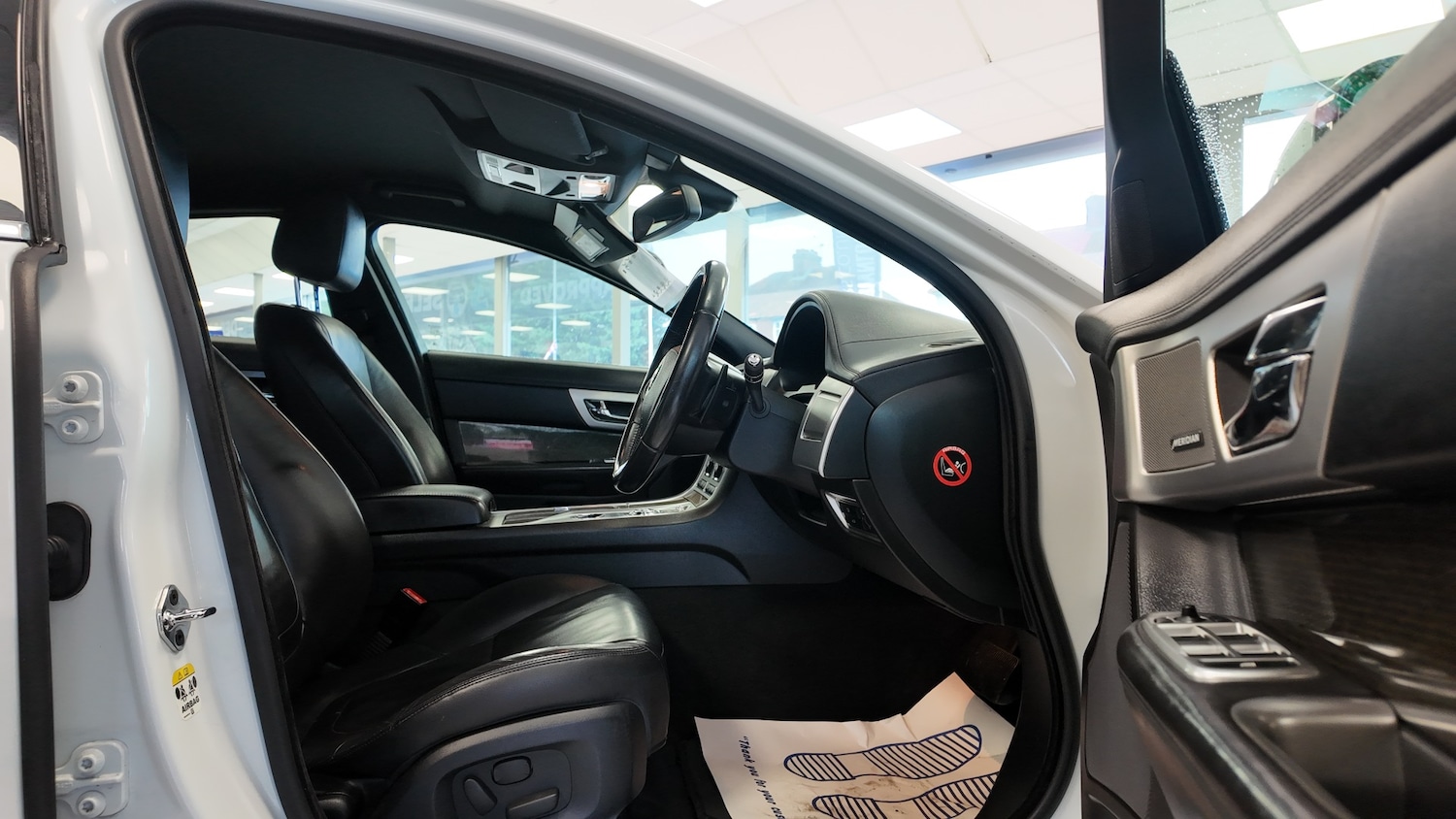 Used Jaguar XF 2014 for sale - 76791584: Photo 11