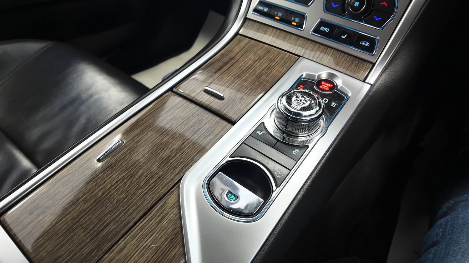 Used Jaguar XF 2014 for sale - 76791584: Photo 18