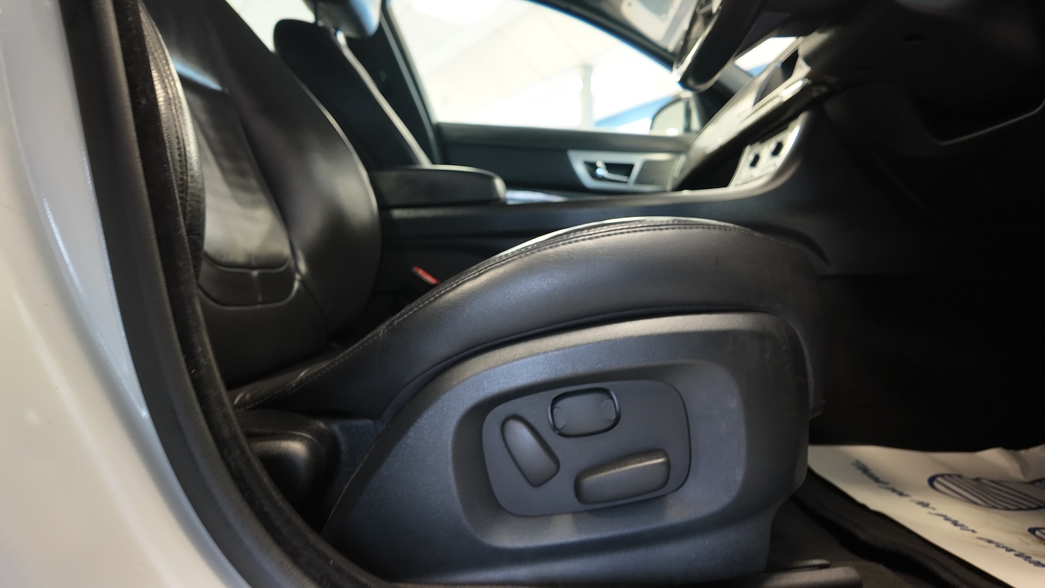 Used Jaguar XF 2014 for sale - 76791584: Photo 24