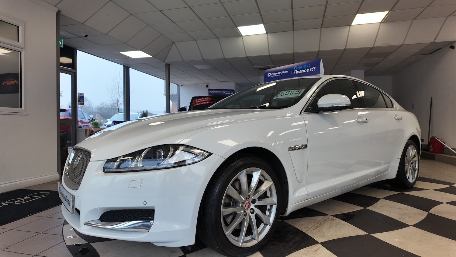 Used Jaguar XF 2014 for sale - 76791584: Photo 3