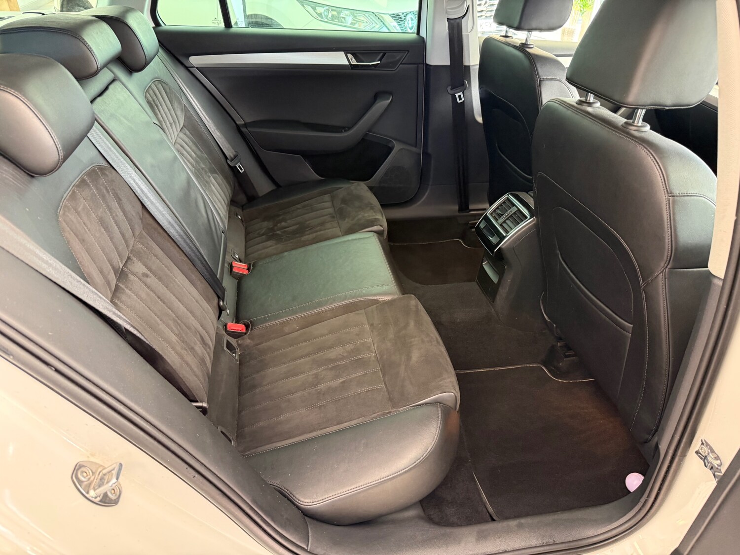 Used Skoda Superb 2015 for sale - 77639835: Photo 31