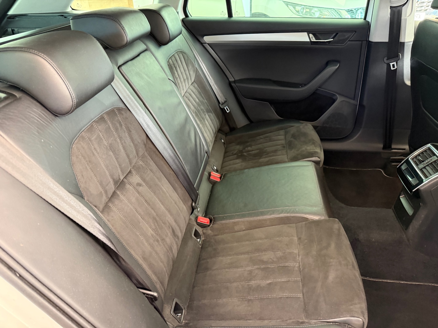 Used Skoda Superb 2015 for sale - 77639835: Photo 35